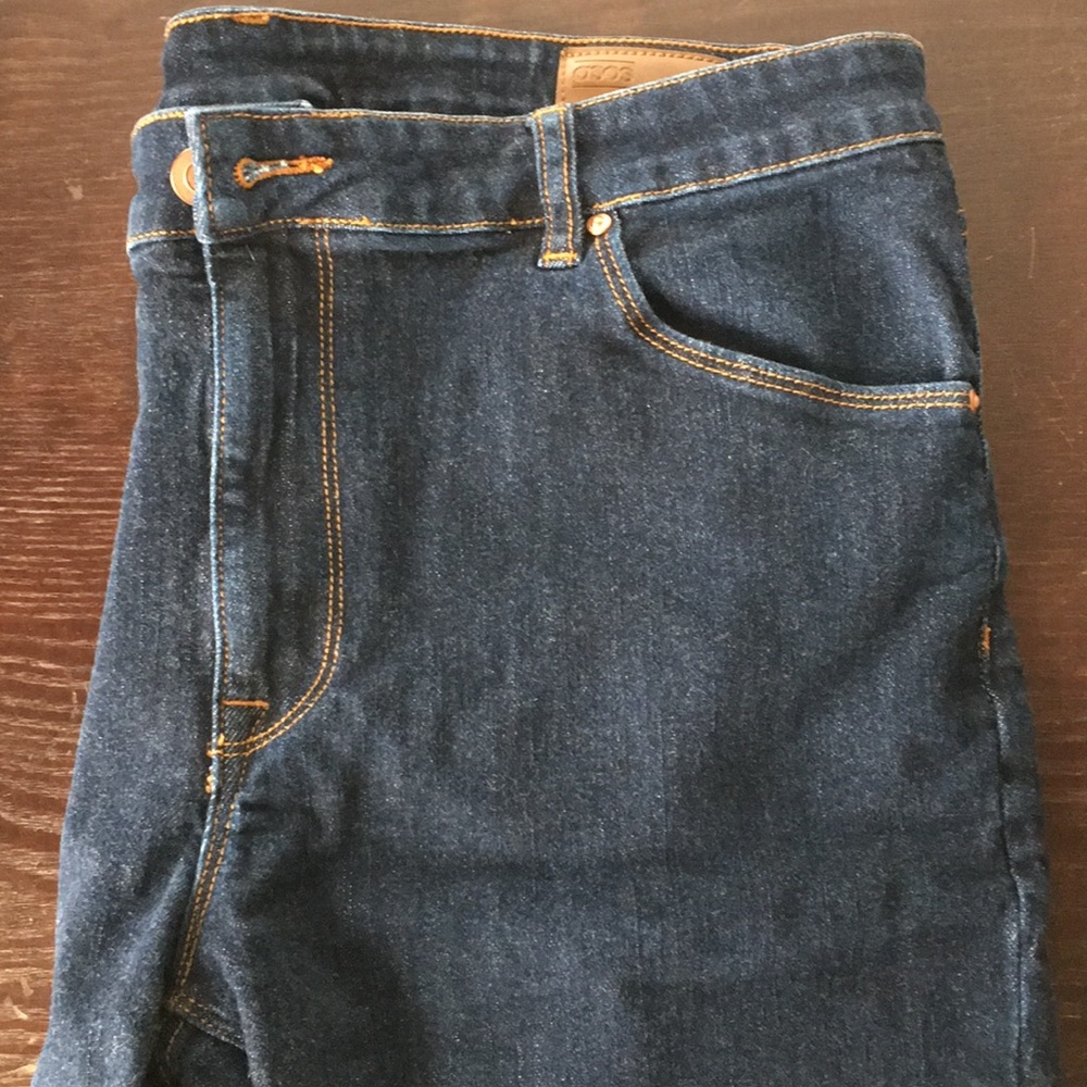 Snug fitting Jean Shorts